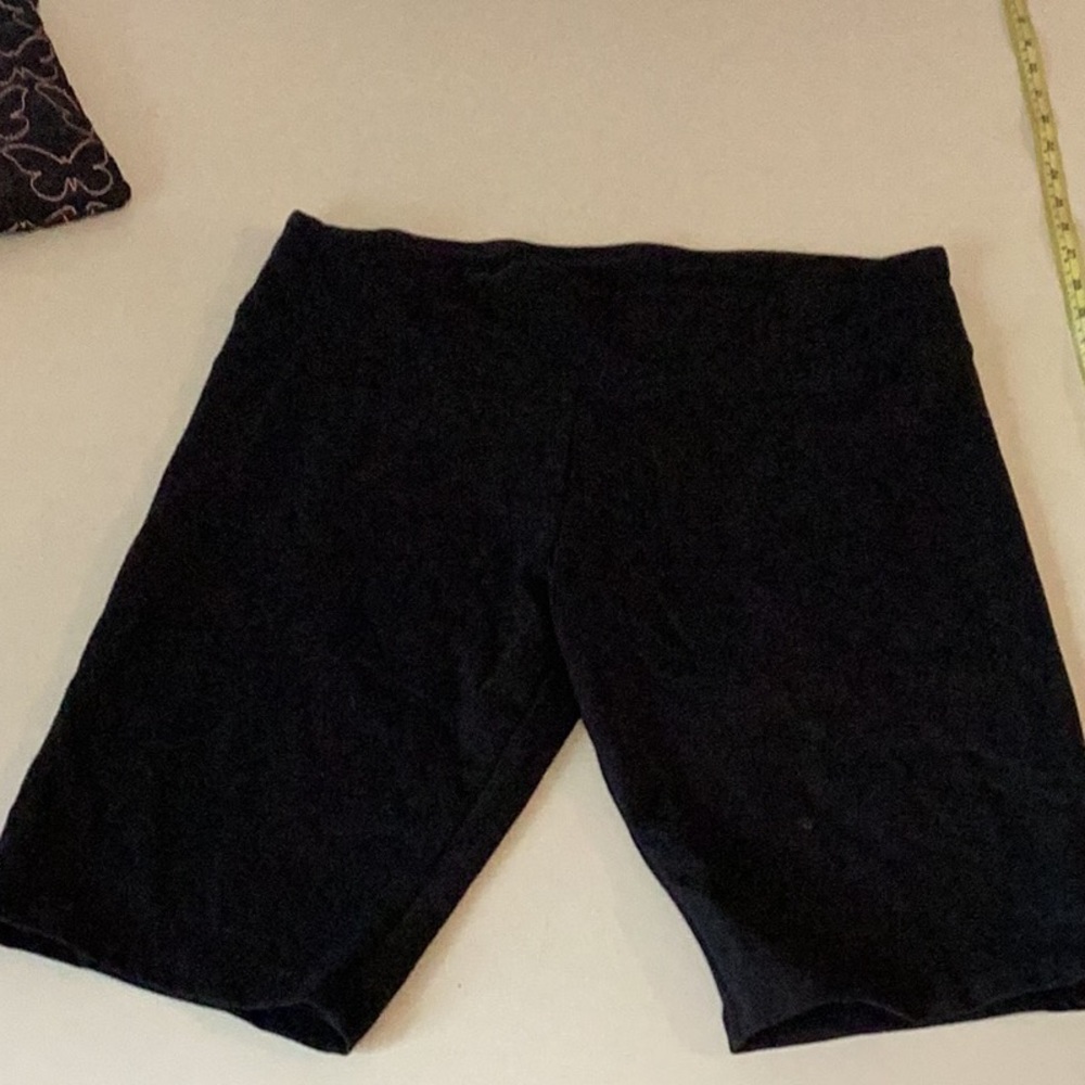 Truhearts black biker shorts NWT.  Size medium